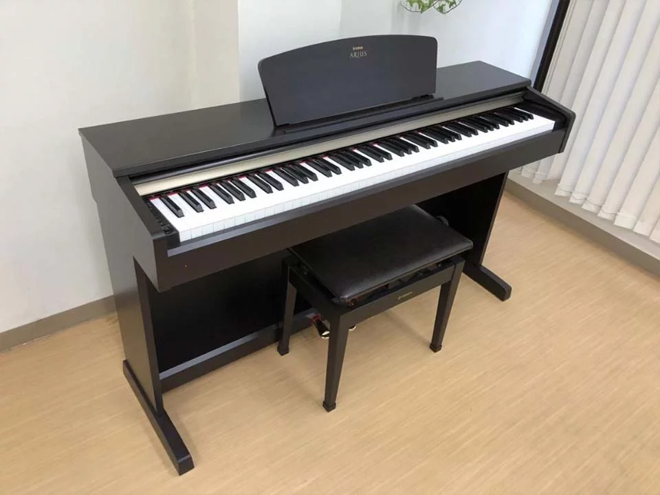 YAMAHA YDP-160 R