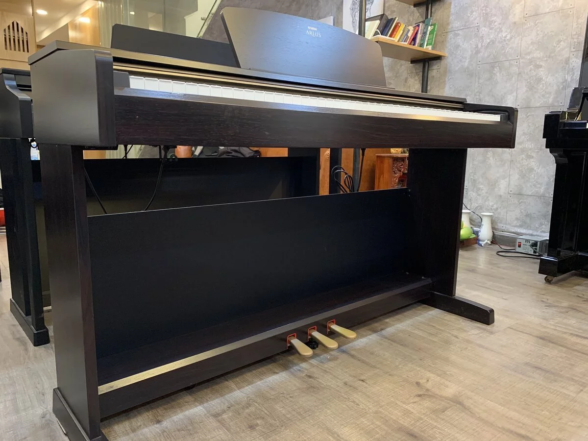 YAMAHA YDP-161 R - Nah Music