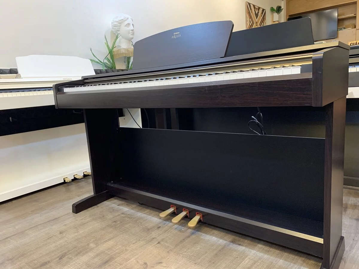YAMAHA YDP-161 R - Nah Music