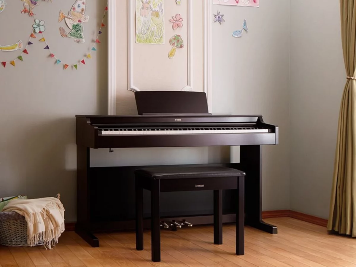 YAMAHA YDP-165 R