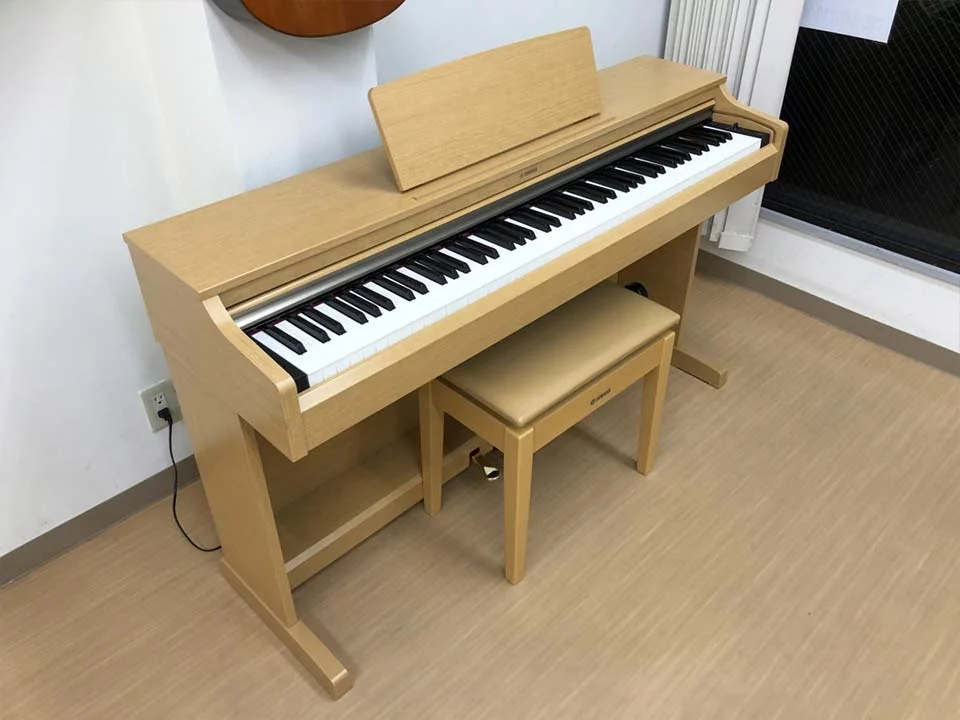 YAMAHA YDP-162 C