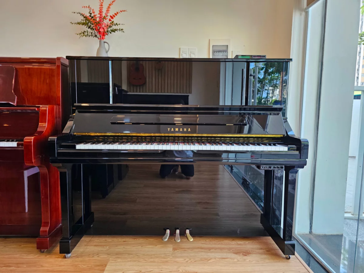 YAMAHA YU33